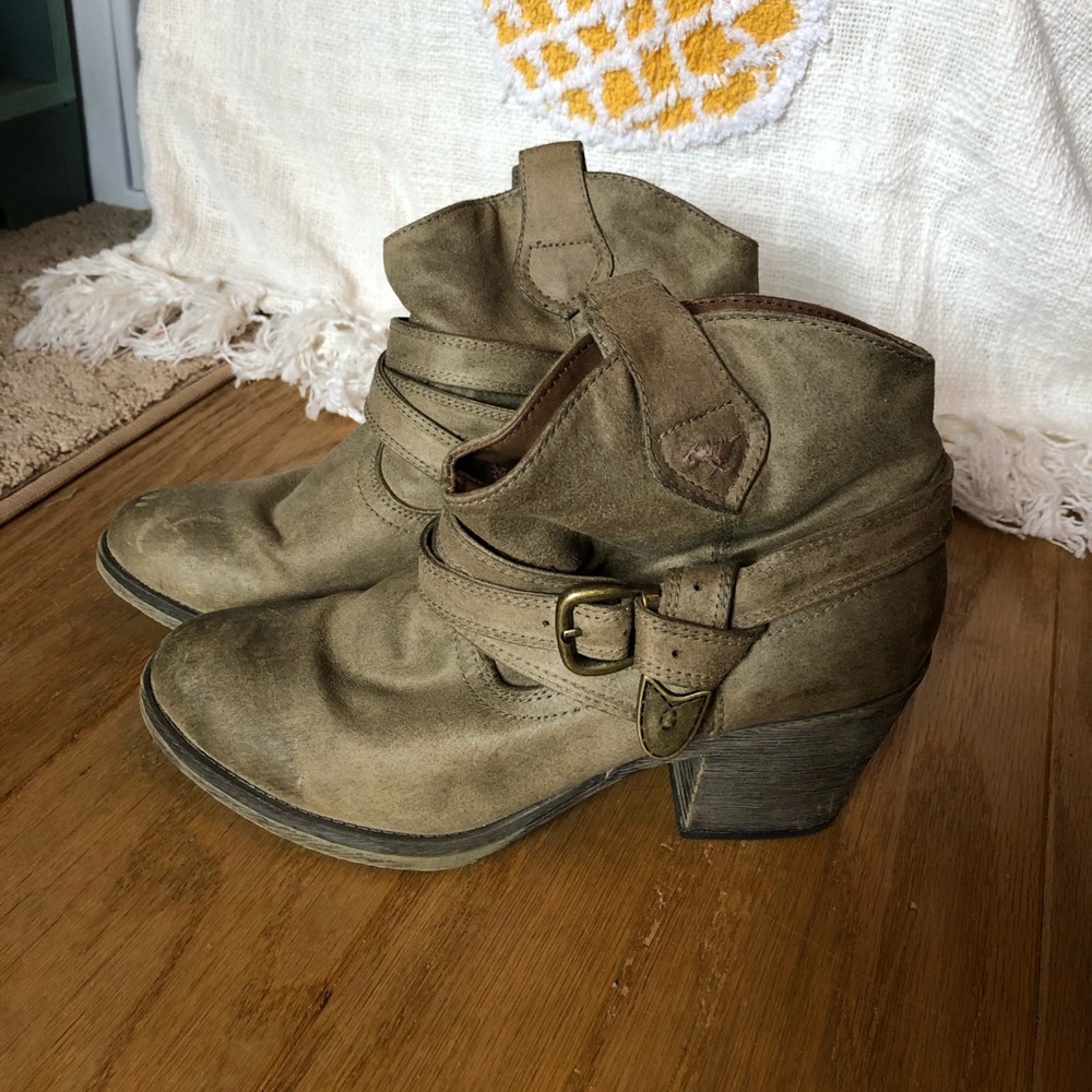Country boots